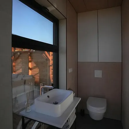 Juniper Minivilla Jacuzzi & Sauna Villa *